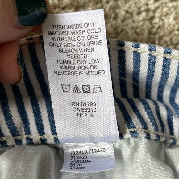 Maurice’s Hight Rise Double Button Skirt 💙🤍 - Picture 7 of 8